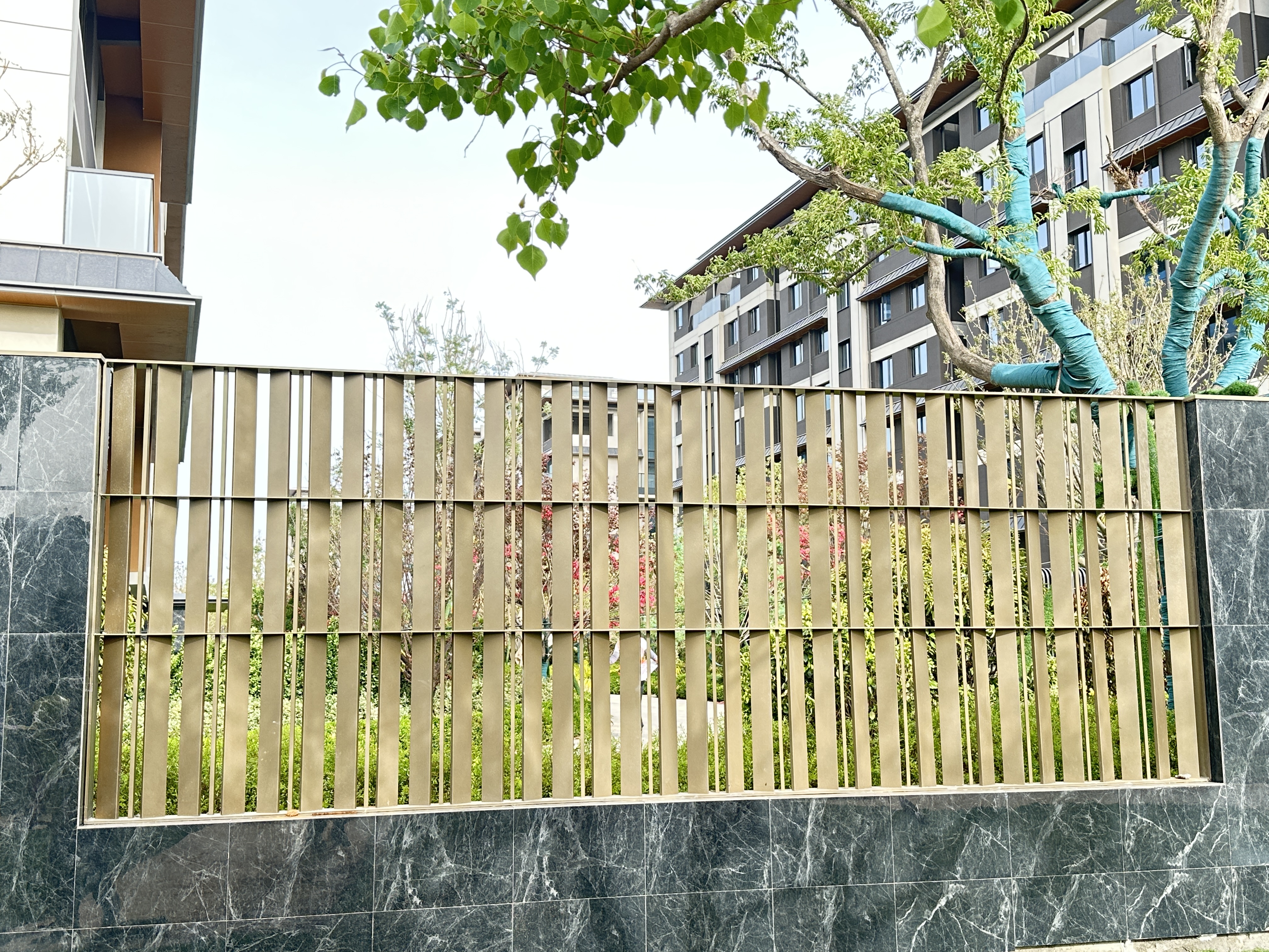 圍墻護欄，小區(qū)護欄，廠區(qū)護欄。